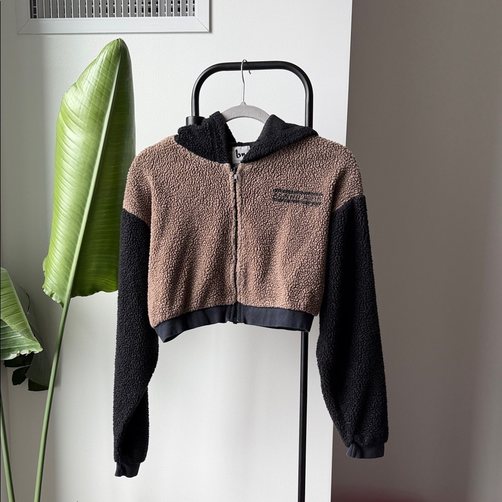Vintage Blanc Noir Cropped Hoodie